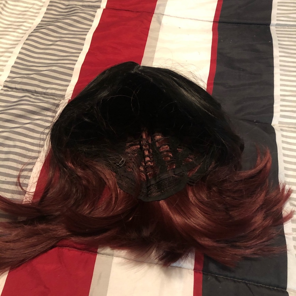 Wig with burgundy tips